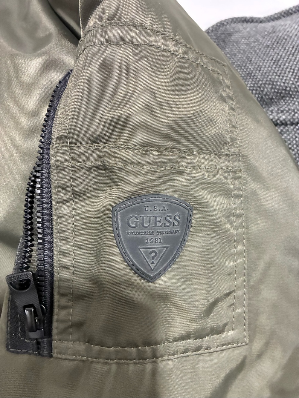 🔥GUESS Men's Olive Bomber Jacket with Black Rib Knit Collar - Picture 5 of 5